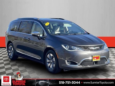 Used 2019 Chrysler Pacifica Limited w/ Advanced Safetytec Group