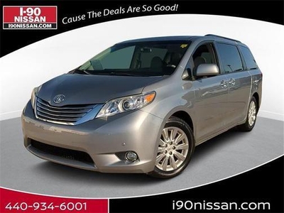 2011 Toyota Sienna for Sale in Chicago, Illinois