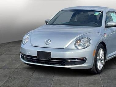 2013 Volkswagen Beetle for Sale in Co Bluffs, Iowa