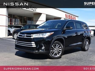 2019 Toyota Highlander for Sale in Chicago, Illinois