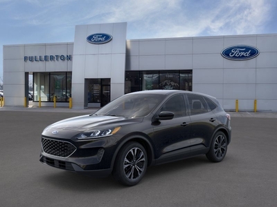New 2022 Ford Escape SE w/ SE Sport Appearance Package