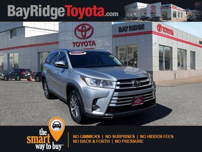 Used 2019 Toyota Highlander XLE for sale in Brooklyn, NY 11220: Sport Utility Details - 676585695 | Kelley Blue Book