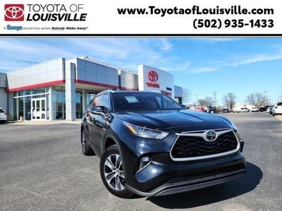 2022 Toyota Highlander for Sale in Chicago, Illinois