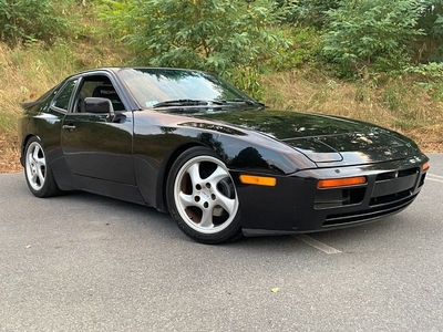 FOR SALE: 1986 Porsche 944 turbo 5 speed coupe $12,300 USD