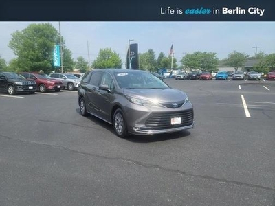 2022 Toyota Sienna for Sale in Co Bluffs, Iowa