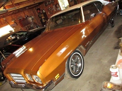 FOR SALE: 1972 Pontiac Luxury Lemans $21,495 USD