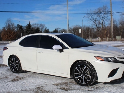 2018 Toyota Camry ONE OWNER SE MOONROOF W/ SMART KEY,BLIND SPOT MONITOR for sale in Saint Paul, MN