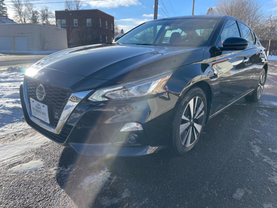 2021 Nissan Altima 2.5 SL AWD Sedan Loaded Up 38K Miles Cruise Loaded Up for sale in Duluth, MN