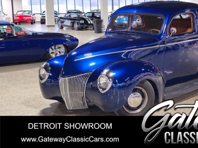 1940 Ford Custom Deluxe / Deluxe