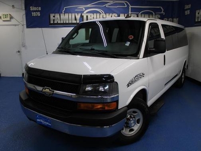 2017 Chevrolet Express 3500 for Sale in Chicago, Illinois