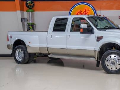 Ford Super Duty F-450 6.4L V-8 Diesel Turbocharged