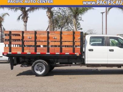 Ford Super Duty F-450 Chassis Cab 6.7L V-8 Diesel Turbocharged