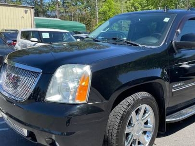 GMC Yukon 6.2L V-8 Gas