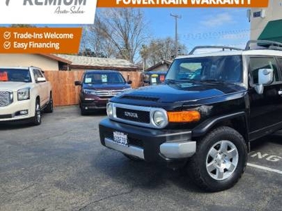 Toyota FJ Cruiser 4.0L V-6 Gas