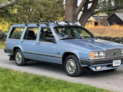 FOR SALE: 1987 Volvo 740 $4,539 USD
