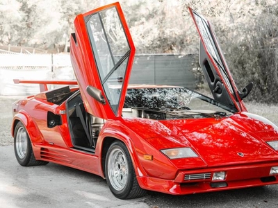 FOR SALE: 1988 Lamborghini Countach $292,500 USD