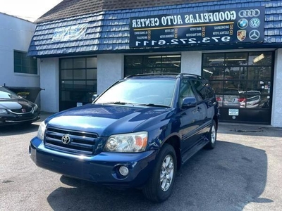 2004 Toyota Highlander for Sale in Co Bluffs, Iowa