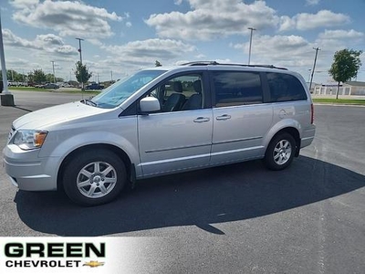 2009 Chrysler Town & Country for Sale in Co Bluffs, Iowa