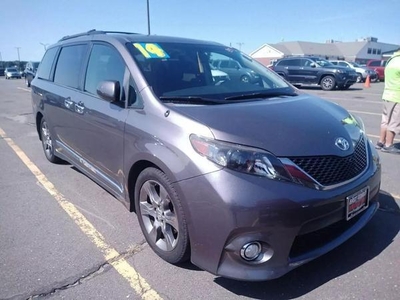2014 Toyota Sienna for Sale in Co Bluffs, Iowa