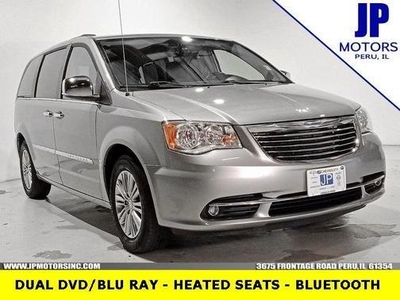 2015 Chrysler Town & Country for Sale in Co Bluffs, Iowa
