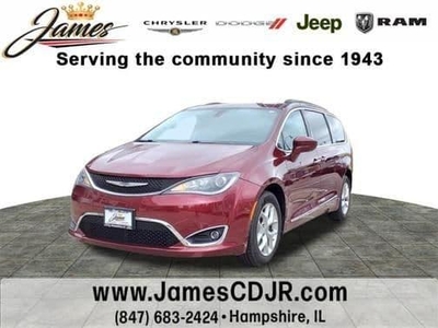 2017 Chrysler Pacifica for Sale in Co Bluffs, Iowa