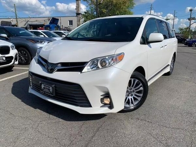 2018 Toyota Sienna for Sale in Co Bluffs, Iowa