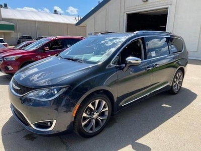 2019 Chrysler Pacifica for Sale in Co Bluffs, Iowa