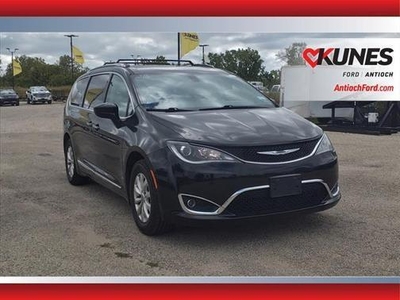 2019 Chrysler Pacifica for Sale in Co Bluffs, Iowa