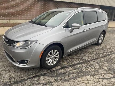 2019 Chrysler Pacifica for Sale in Co Bluffs, Iowa