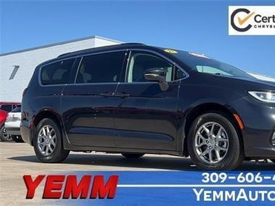 2021 Chrysler Pacifica for Sale in Co Bluffs, Iowa