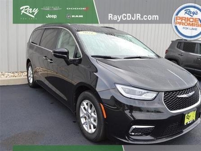 2021 Chrysler Pacifica for Sale in Co Bluffs, Iowa