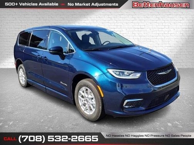 2023 Chrysler Pacifica for Sale in Co Bluffs, Iowa