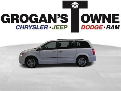 2015 Chrysler Town & Country for Sale in Chicago, Illinois