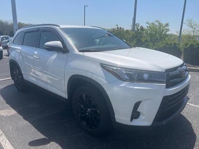 2019 Toyota Highlander for Sale in Denver, Colorado