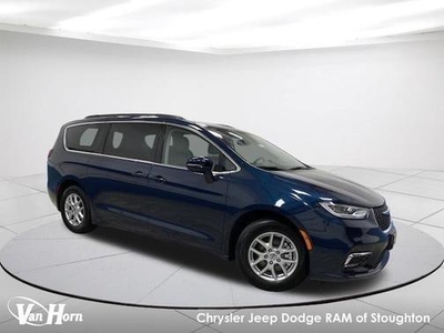 2022 Chrysler Pacifica for Sale in Northwoods, Illinois