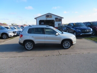 2011 Volkswagen Tiguan SEL 4Motion AWD 4dr SUV for sale in Waterloo, IA