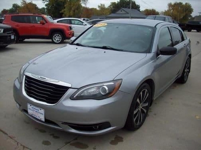 2013 Chrysler 200 for Sale in Northwoods, Illinois