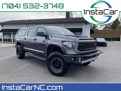 2015 Toyota Tundra CrewMax for Sale in Northwoods, Illinois