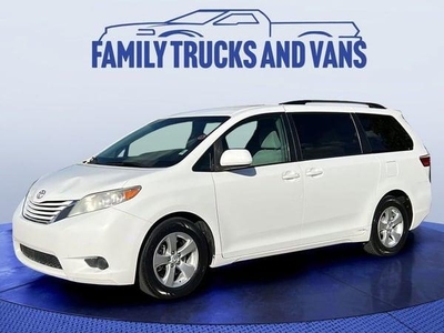 2016 Toyota Sienna for Sale in Northwoods, Illinois