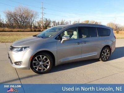 2017 Chrysler Pacifica for Sale in Northwoods, Illinois