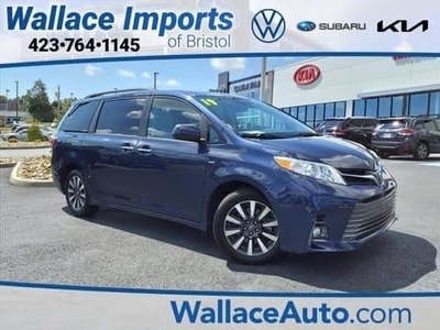 2019 Toyota Sienna for Sale in Northwoods, Illinois