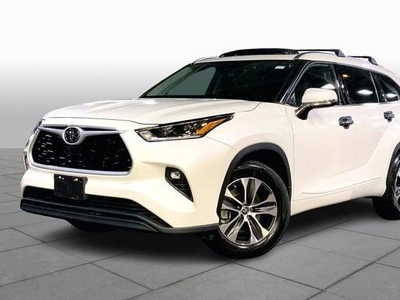 2021 Toyota Highlander for Sale in Chicago, Illinois