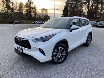 2021 Toyota Highlander for Sale in Chicago, Illinois