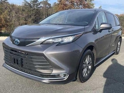 2022 Toyota Sienna for Sale in Chicago, Illinois