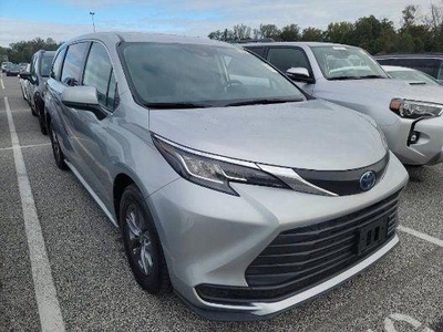 2022 Toyota Sienna for Sale in Northwoods, Illinois