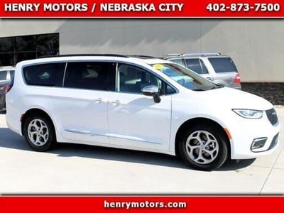 2023 Chrysler Pacifica for Sale in Chicago, Illinois