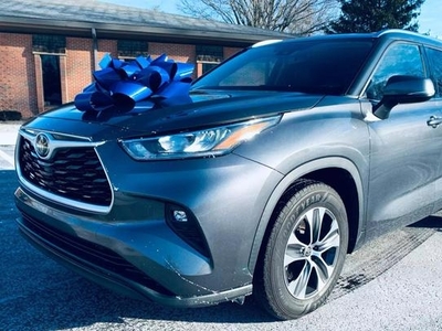 2020 Toyota Highlander XLE Sport Utility 4D for sale in Indianapolis, IN