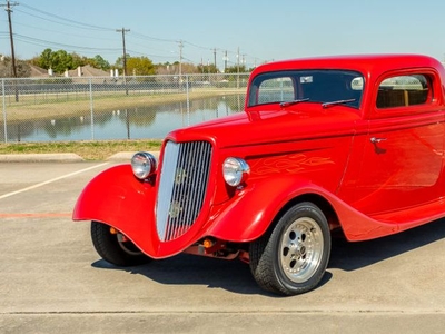 1934 Ford Custom Coupe