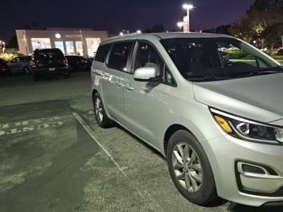 Kia Sedona 3.3L V-6 Gas