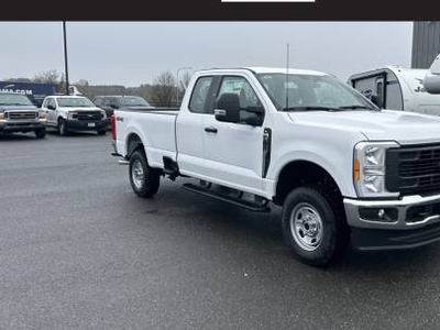 Ford Super Duty F-250 6.8L V-8 Gas